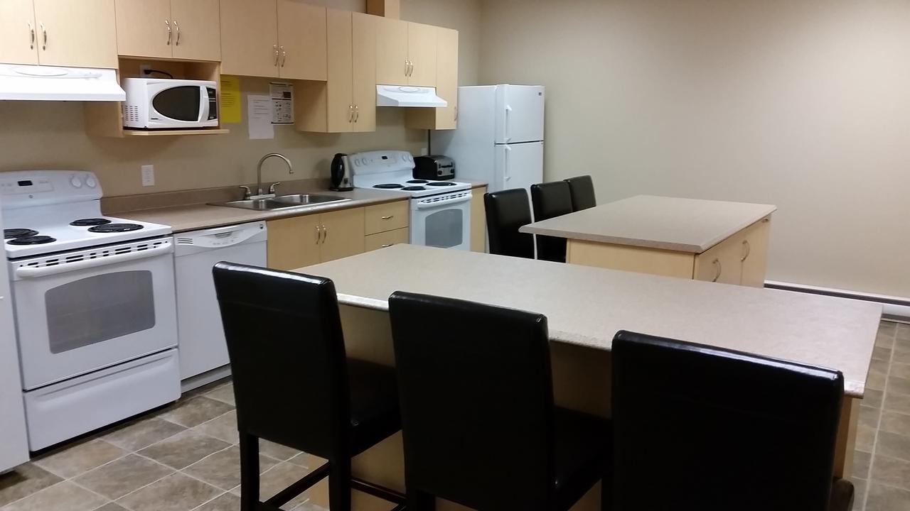 קלרנוויל Riverview Suites מראה חיצוני תמונה