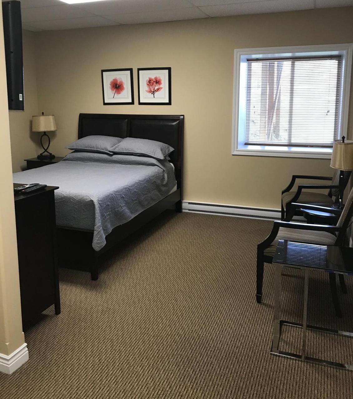קלרנוויל Riverview Suites מראה חיצוני תמונה